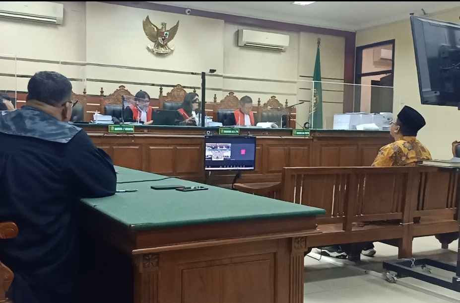 AJUKAN PLEDOI: Gus Muhdlor dituntut 6 tahun 4 bulan dalam perkara korupsi dana insentif pegawai BPPD Sidoarjo. Foto: Portal Surabaya